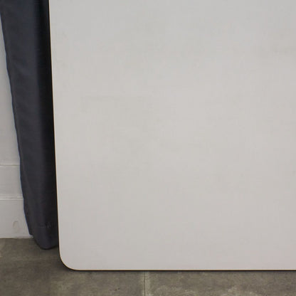 イームズ コントラクトベース ミーティングテーブル