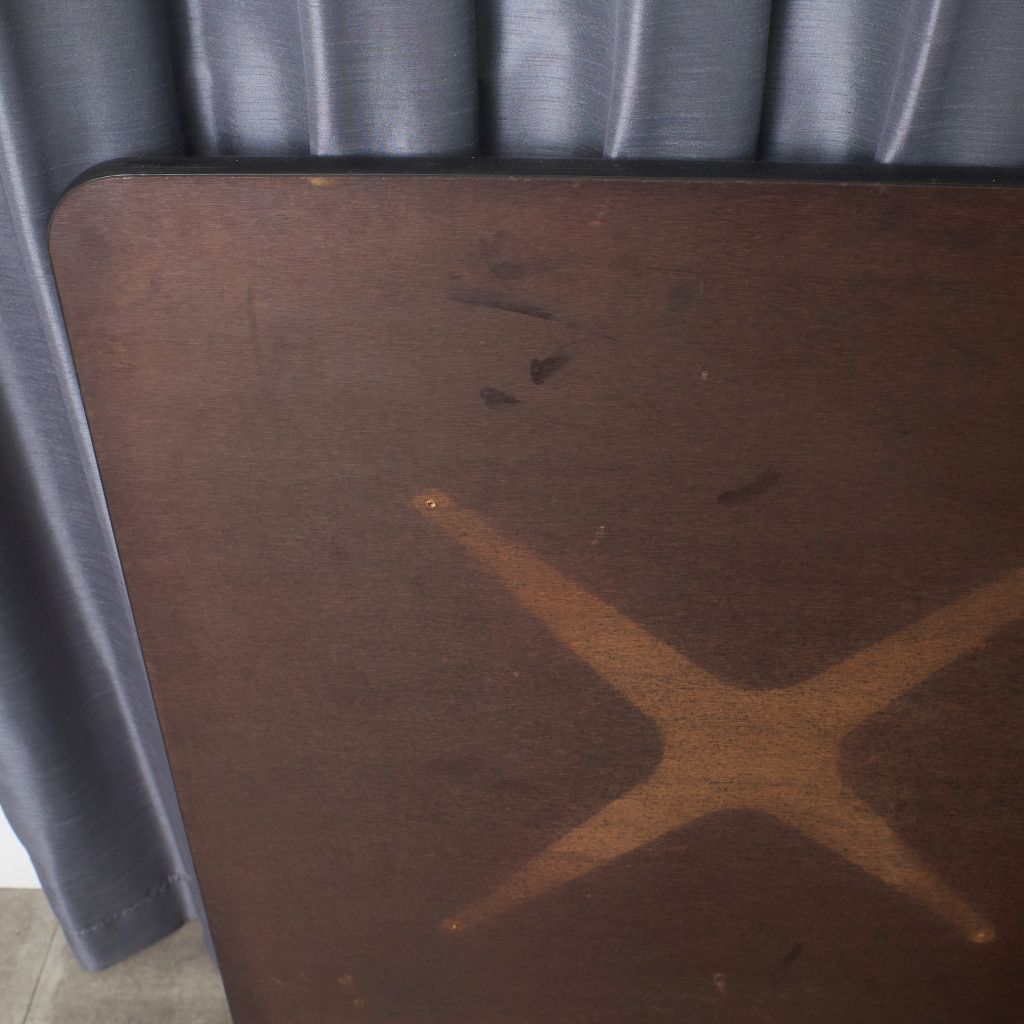 イームズ コントラクトベース ミーティングテーブル