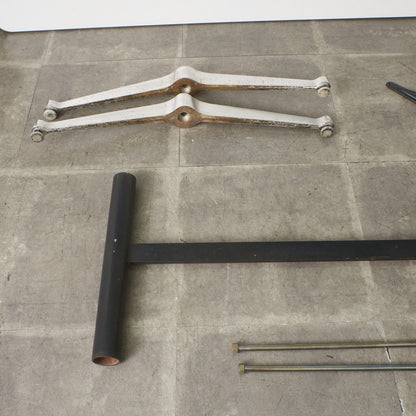 イームズ コントラクトベース ミーティングテーブル