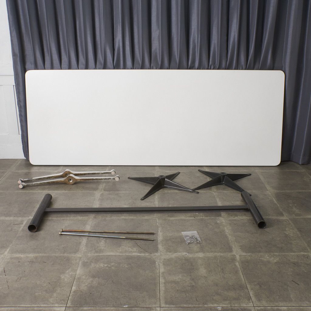 イームズ コントラクトベース ミーティングテーブル