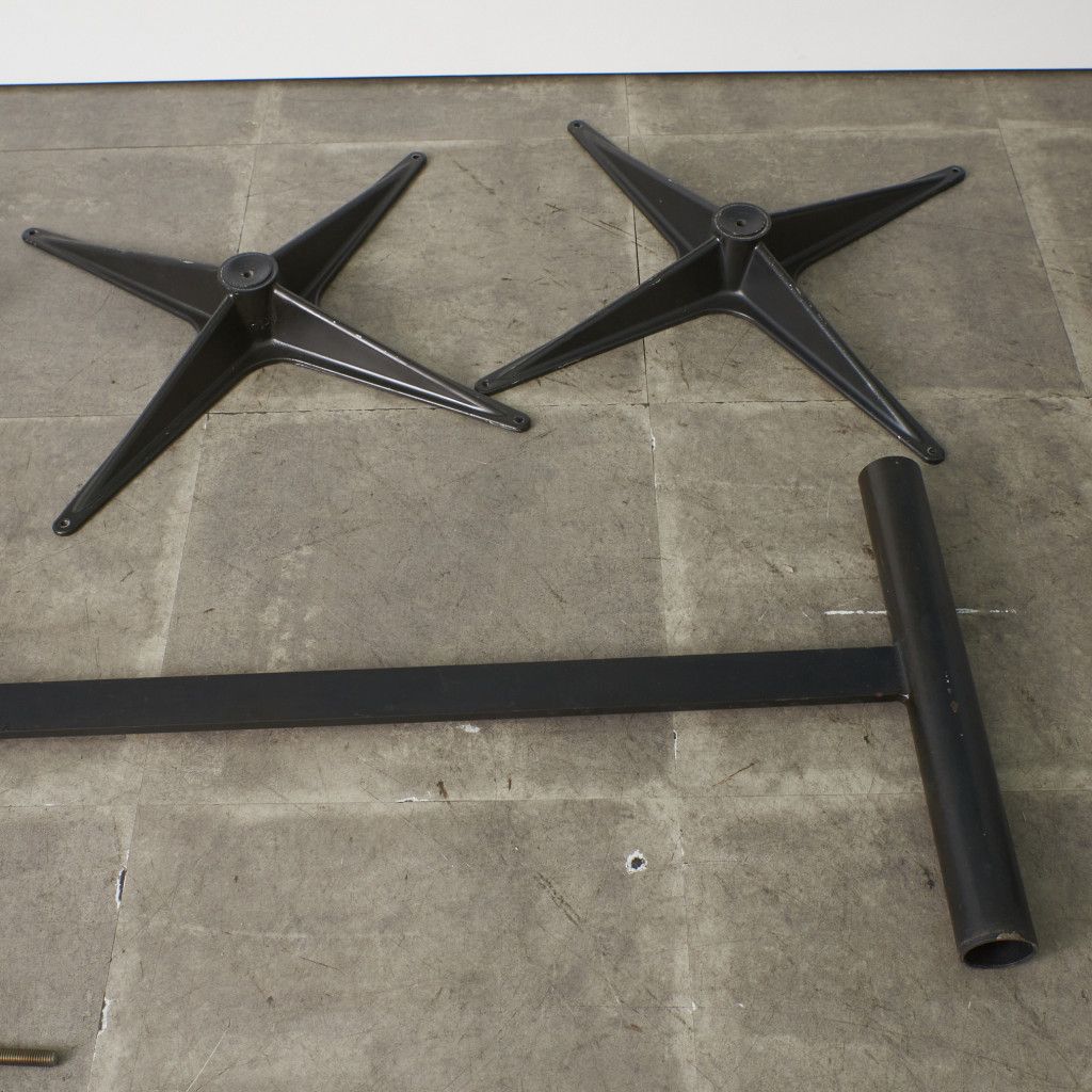 イームズ コントラクトベース ミーティングテーブル