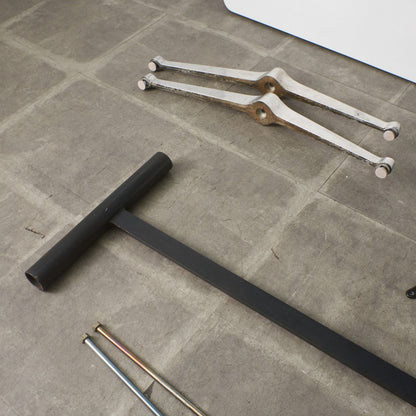 イームズ コントラクトベース ミーティングテーブル