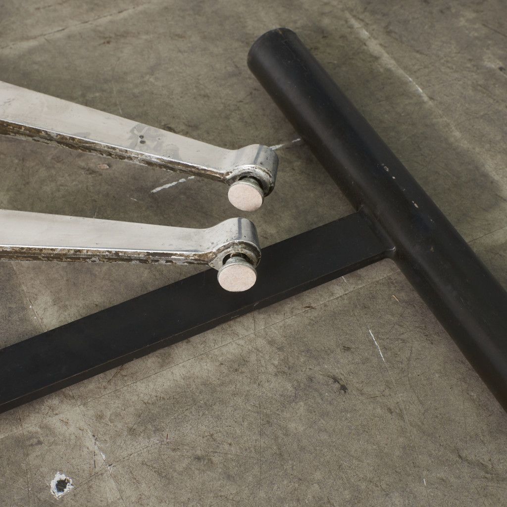 イームズ コントラクトベース ミーティングテーブル