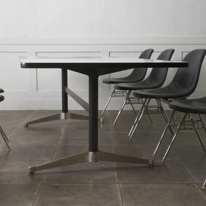 イームズ コントラクトベース ミーティングテーブル