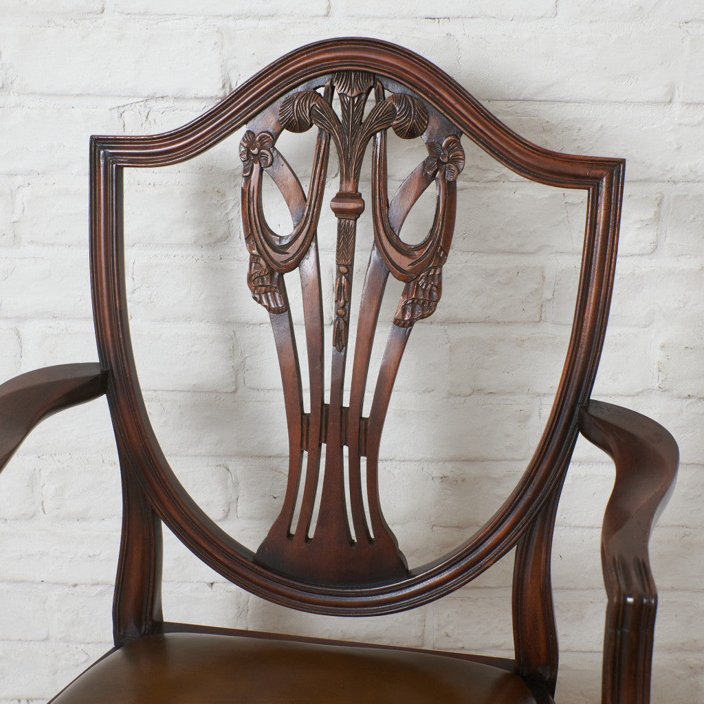 ヘップルホワイト様式 アームチェア