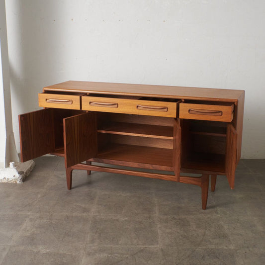 Fresco 脚付きサイドボード (4072)