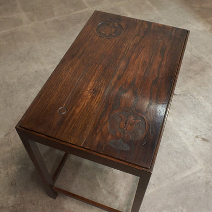 英国クラシック アーツアンドクラフツ様式 サイドテーブル