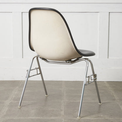 サイドシェルチェア スタッキングベース