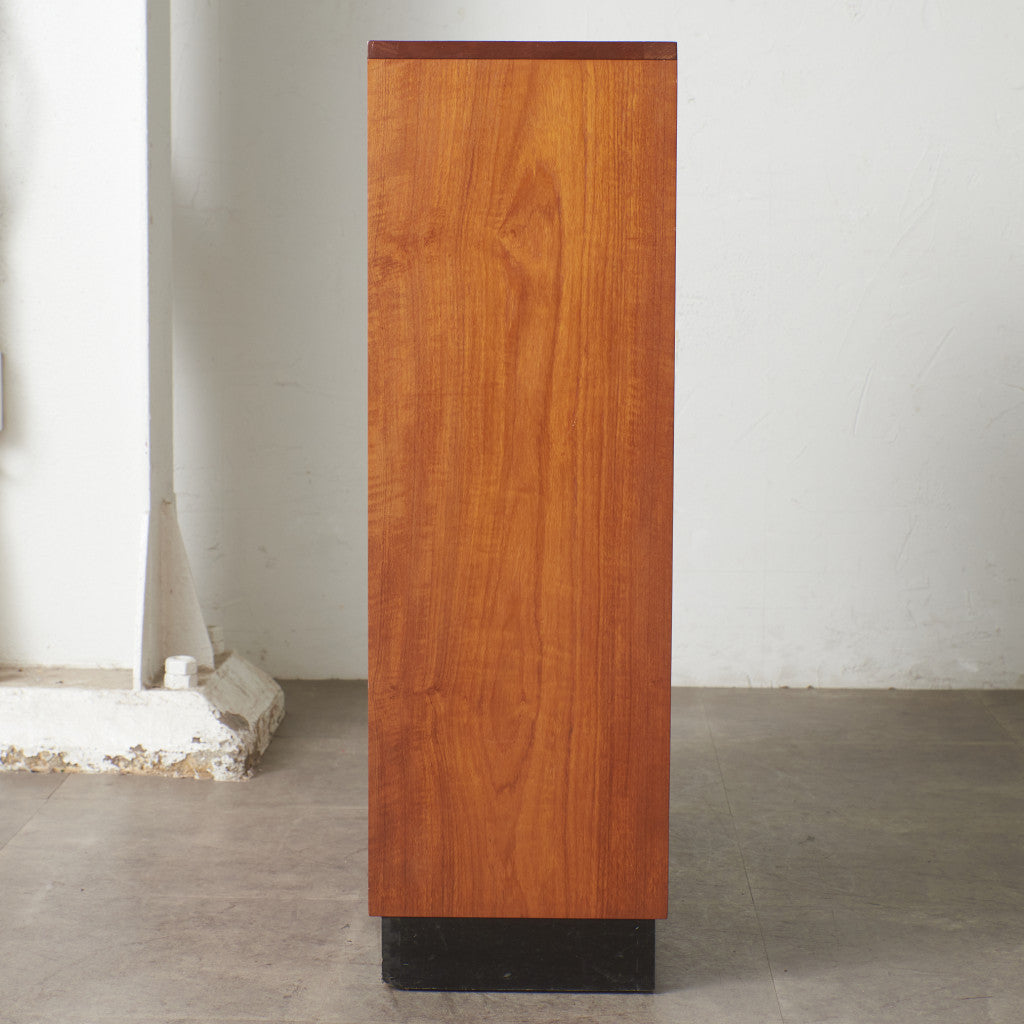 英国ヴィンテージ ナローガラスキャビネット