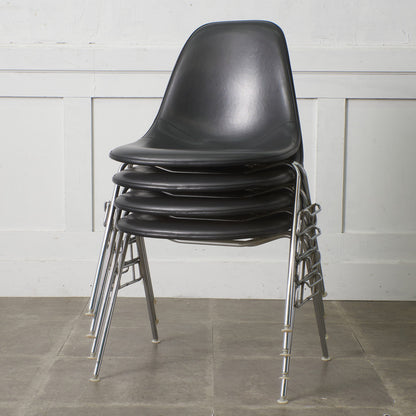 サイドシェルチェア スタッキングベース