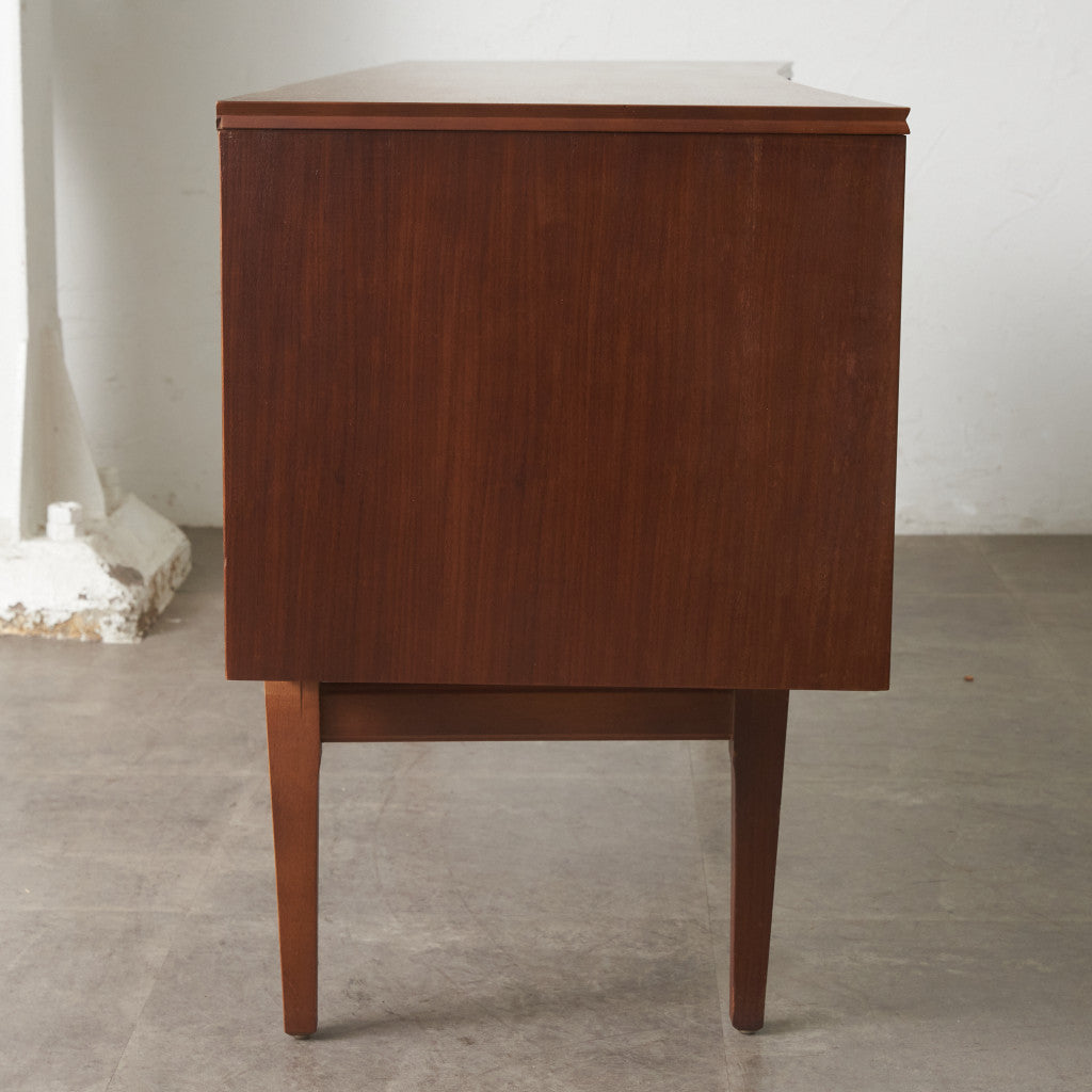 英国ヴィンテージ サイドボード