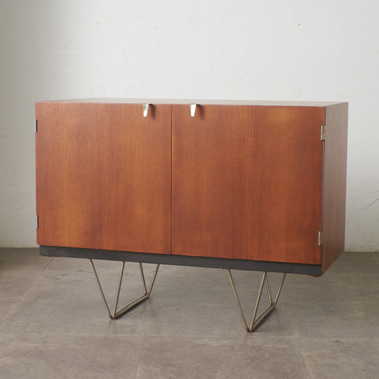 S-range サイドボード