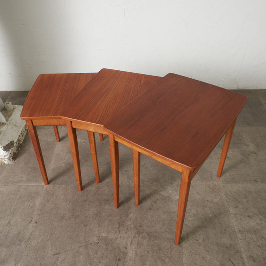 英国ヴィンテージ ネストテーブル