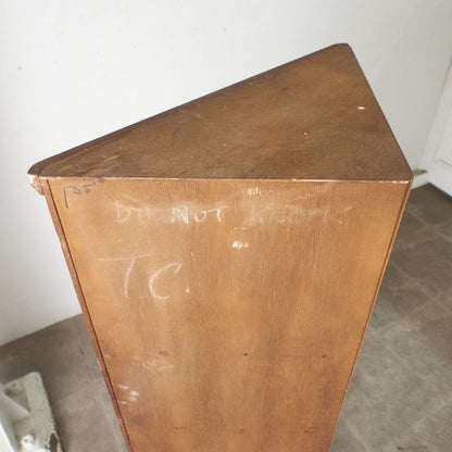 コーナーキャビネット