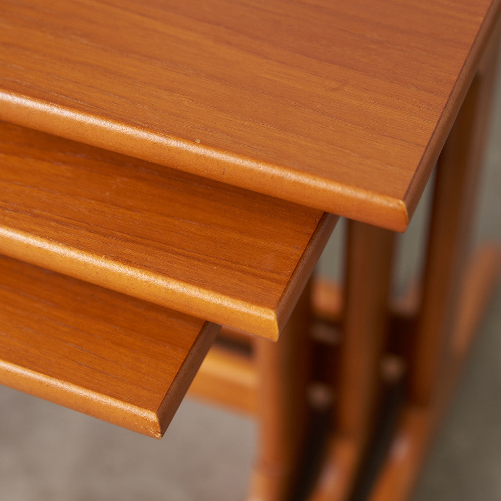 英国ヴィンテージ ネストテーブル