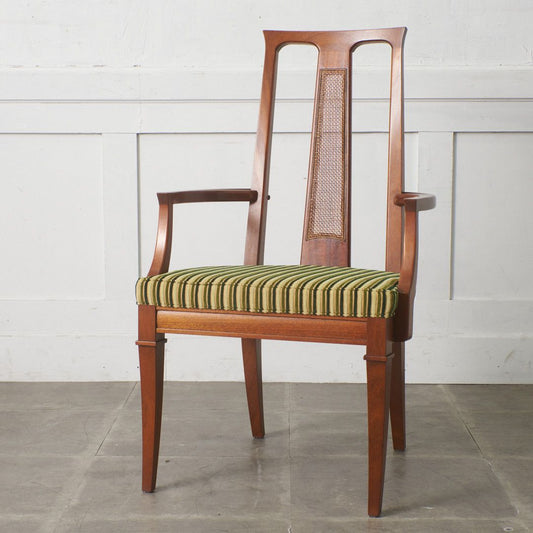 TRIUNE アームチェア