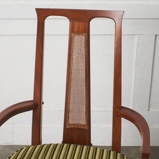 TRIUNE アームチェア