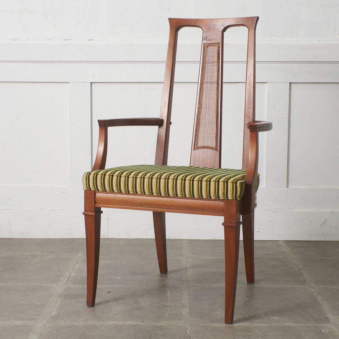 TRIUNE アームチェア