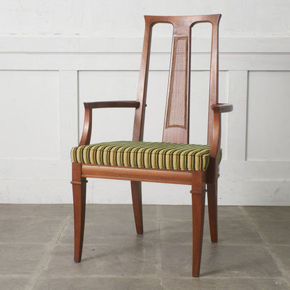 TRIUNE アームチェア