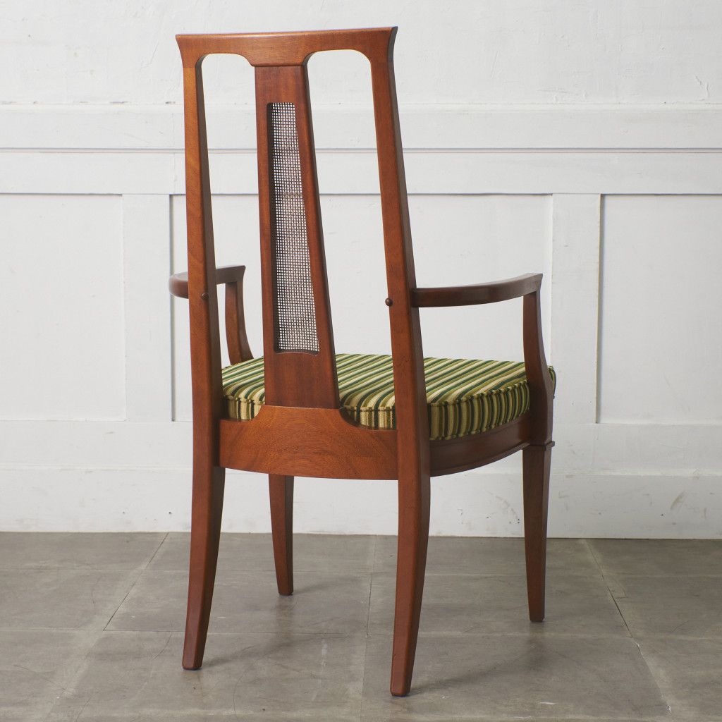 TRIUNE アームチェア