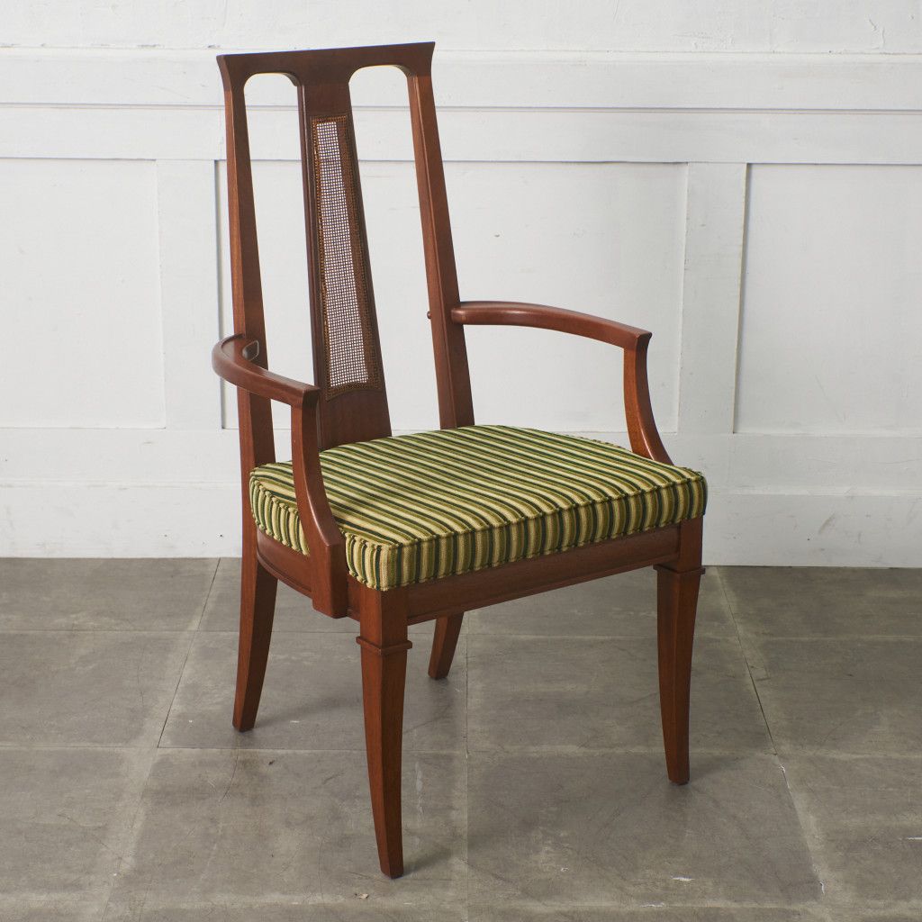 TRIUNE アームチェア