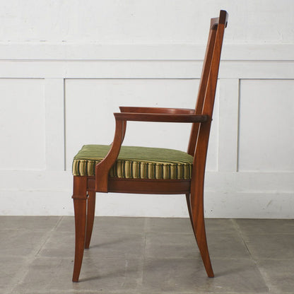 TRIUNE アームチェア