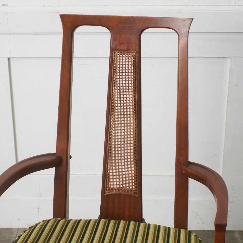 TRIUNE アームチェア