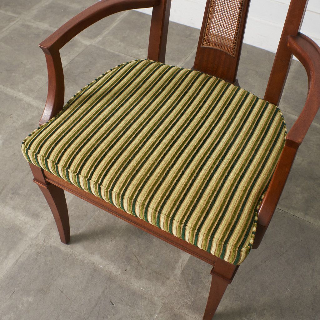 TRIUNE アームチェア