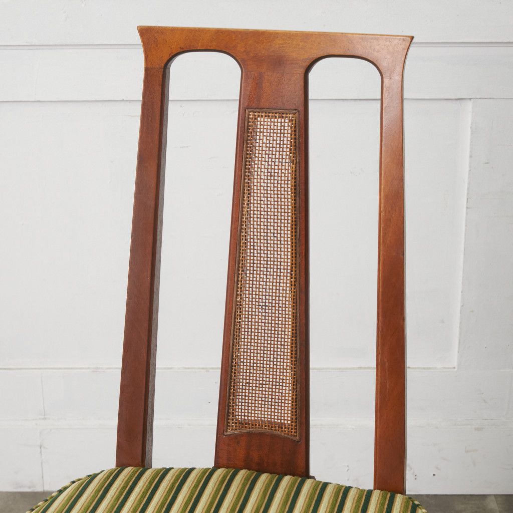 TRIUNE サイドチェア