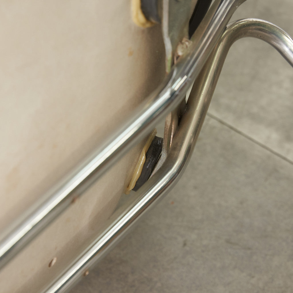 サイドシェルチェア スタッキングベース