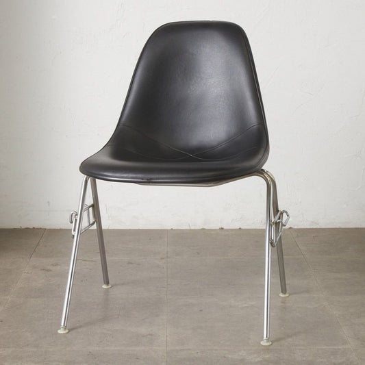 サイドシェルチェア スタッキングベース