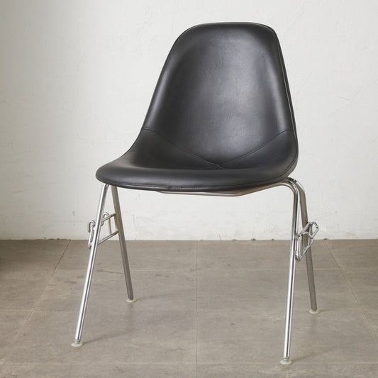 サイドシェルチェア スタッキングベース