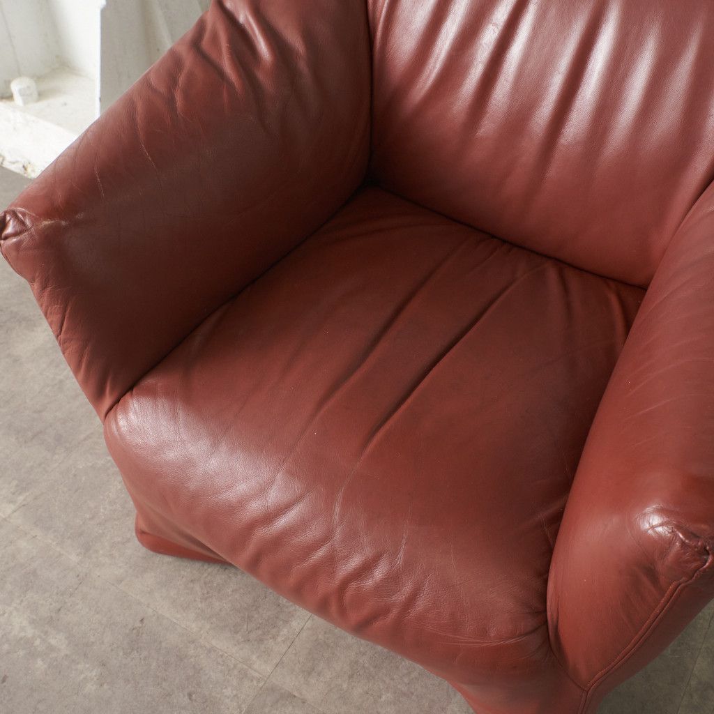 684 PICCOLA TENTAZIONE ラウンジアームチェア