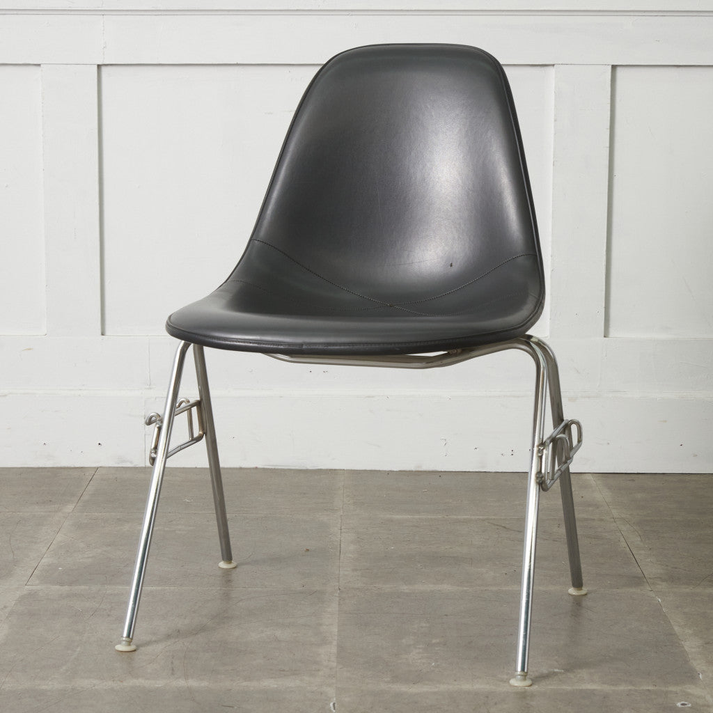 サイドシェルチェア スタッキングベース