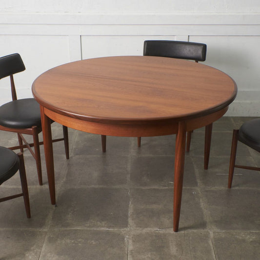 ラウンドダイニングテーブル