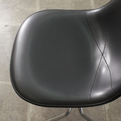 サイドシェルチェア スタッキングベース