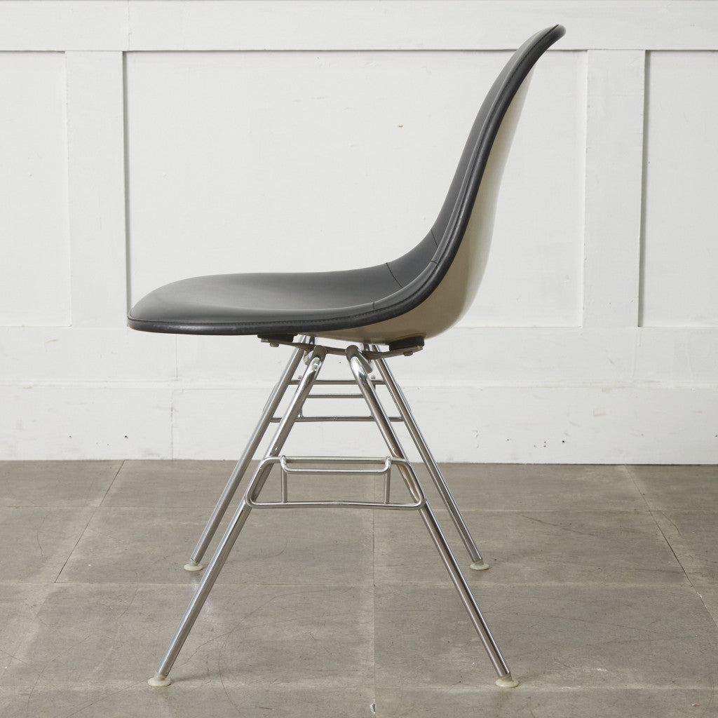 サイドシェルチェア スタッキングベース