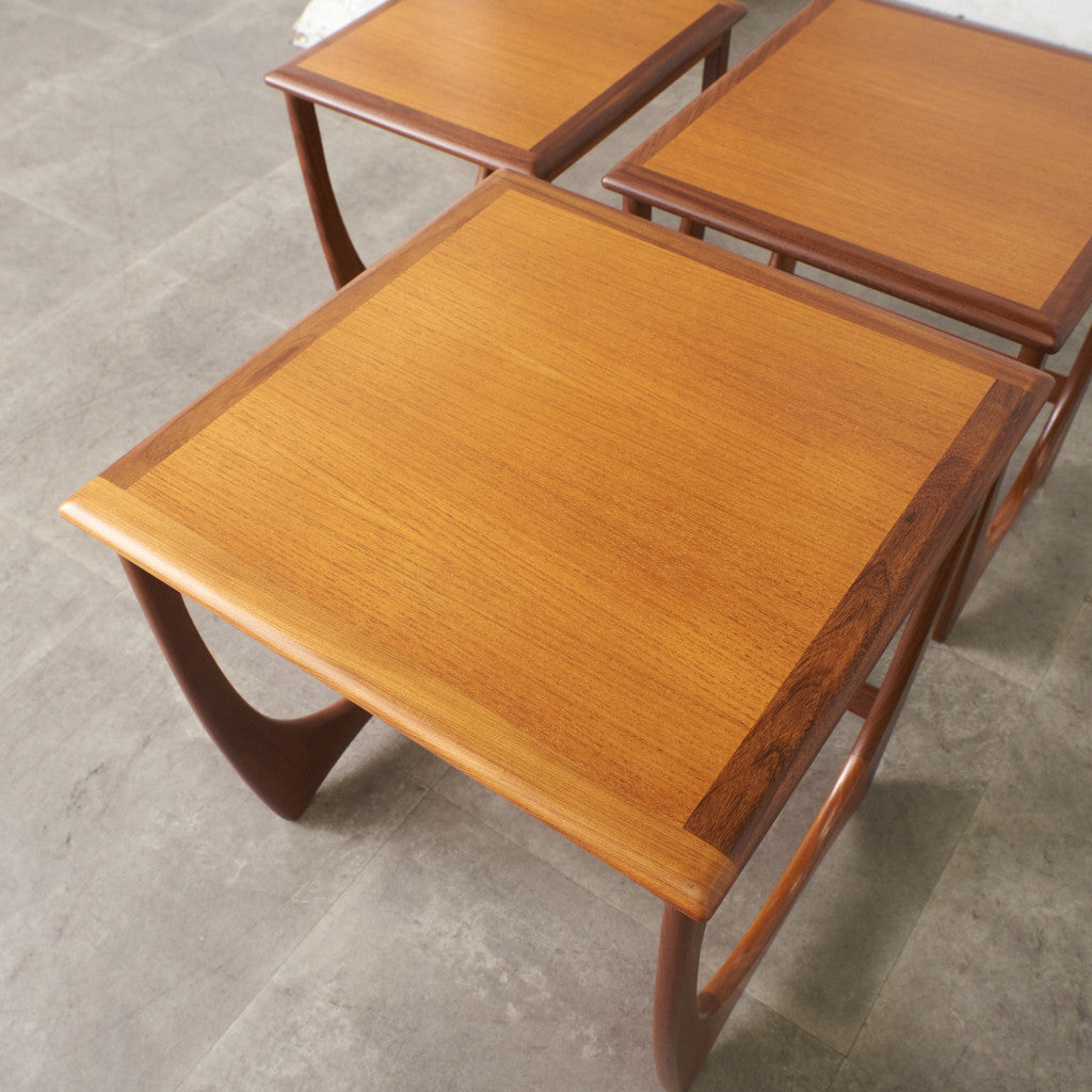 Astro ネストテーブル