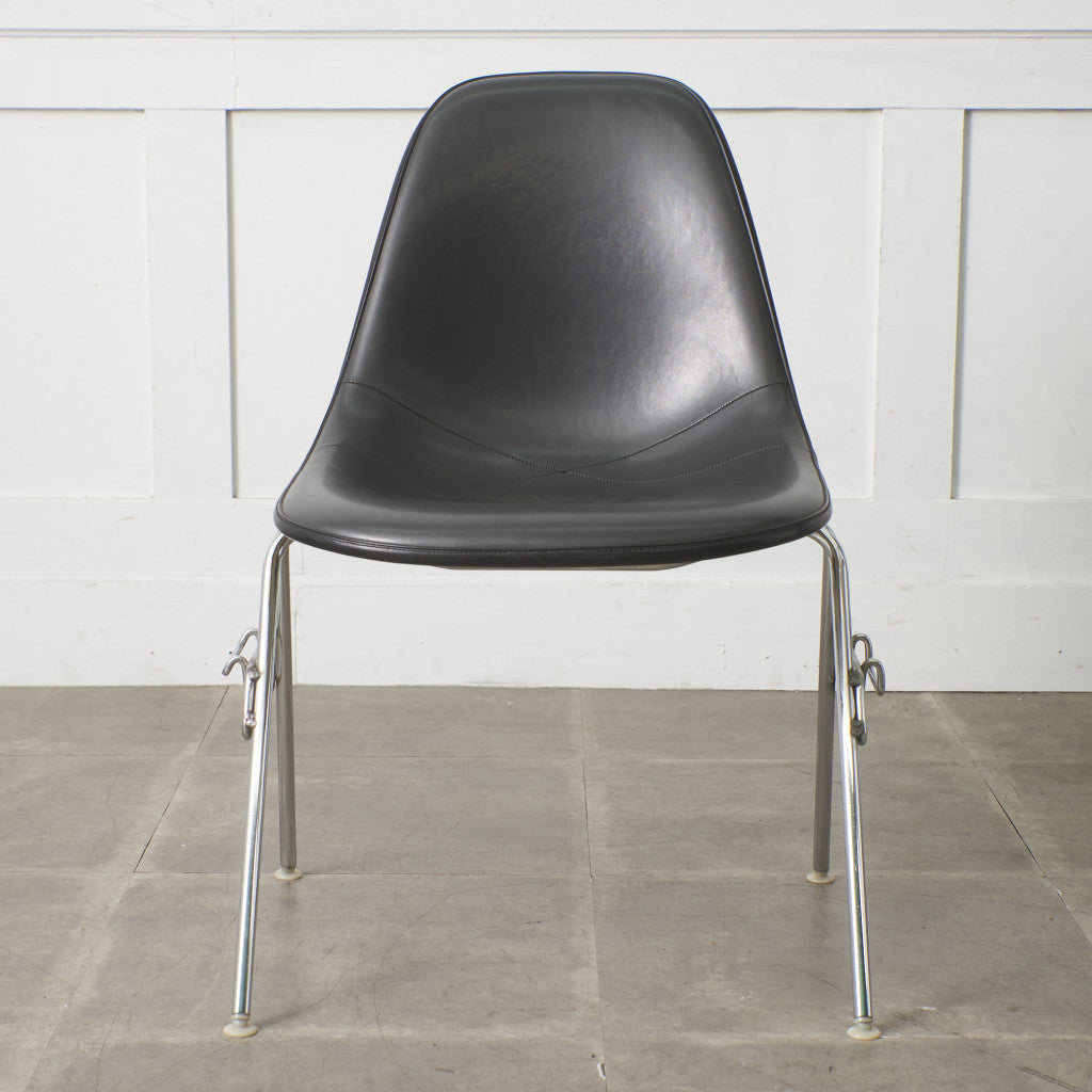 サイドシェルチェア スタッキングベース