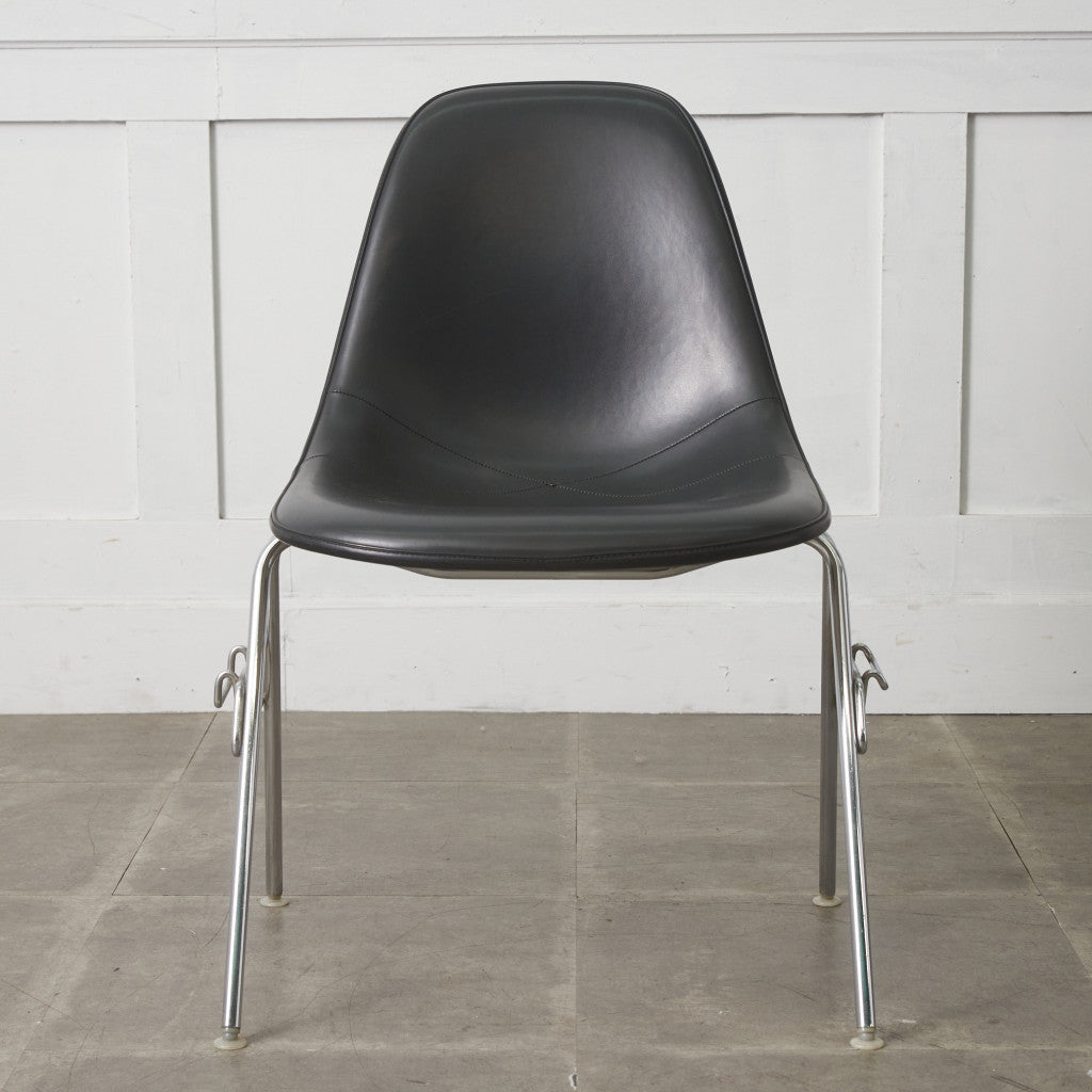 サイドシェルチェア スタッキングベース