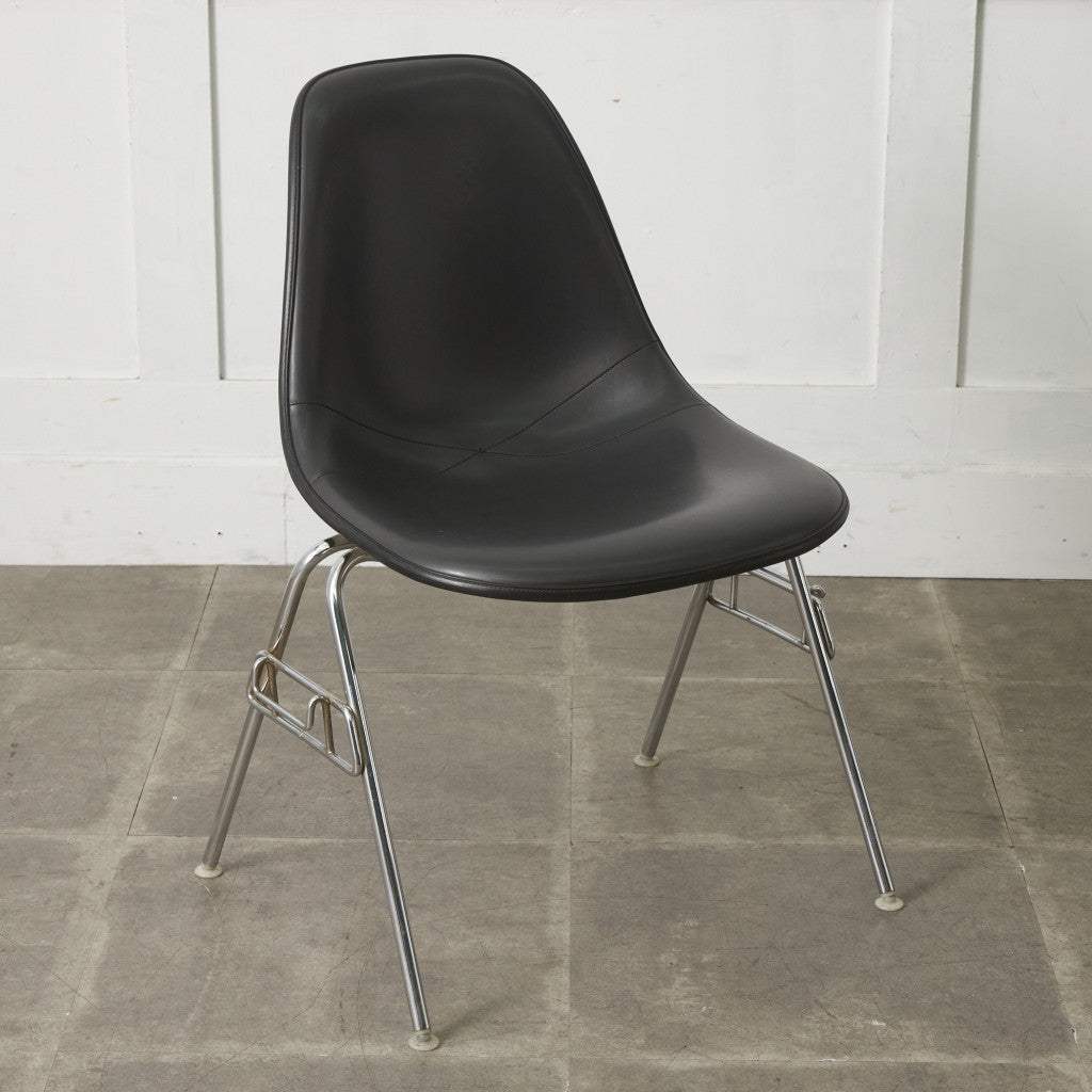 サイドシェルチェア スタッキングベース