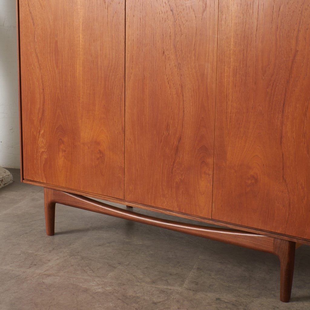 Danish ワードローブ