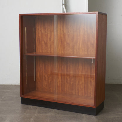 英国ヴィンテージ ナローガラスキャビネット