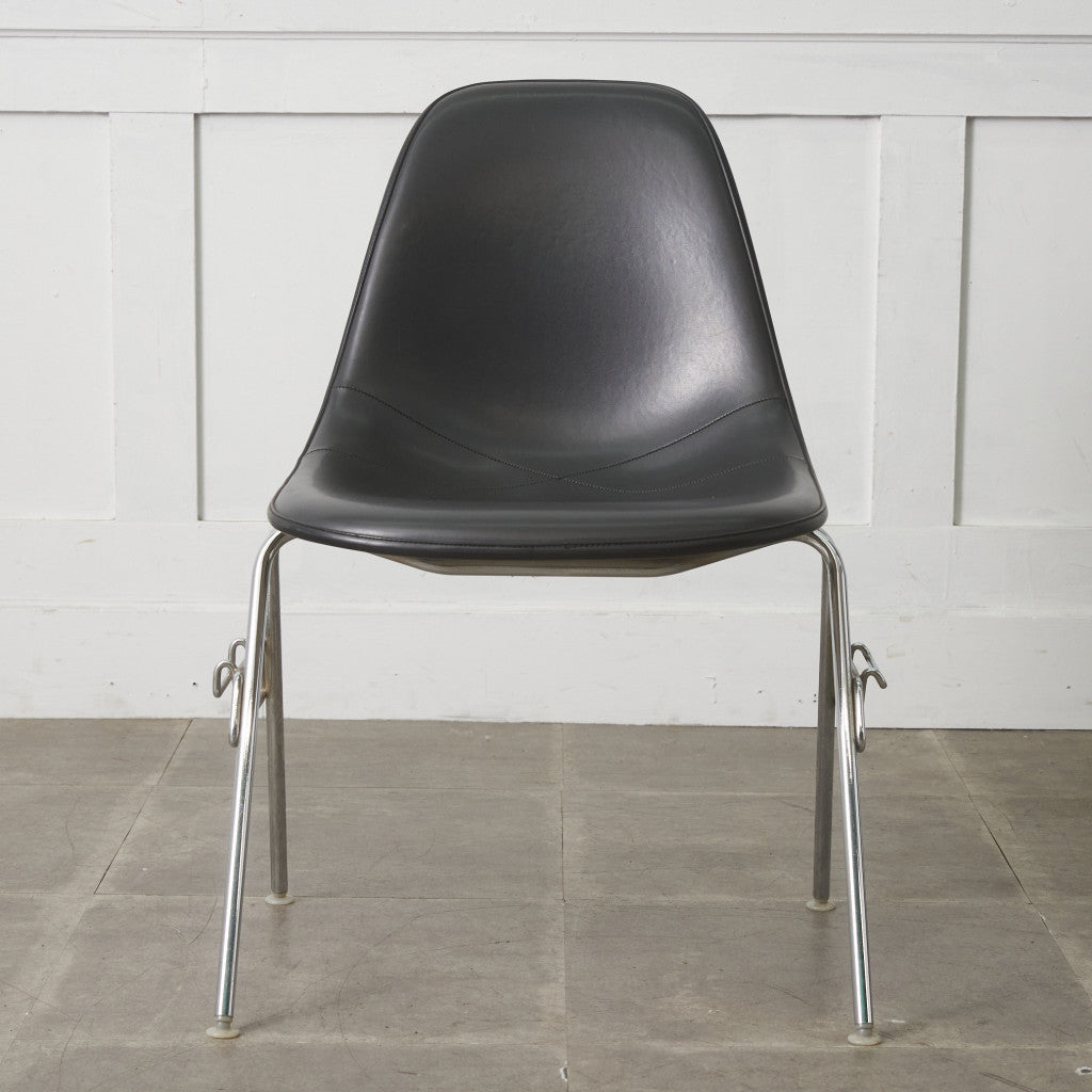 サイドシェルチェア スタッキングベース