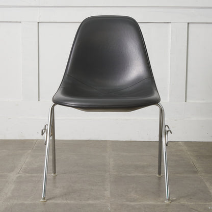 サイドシェルチェア スタッキングベース