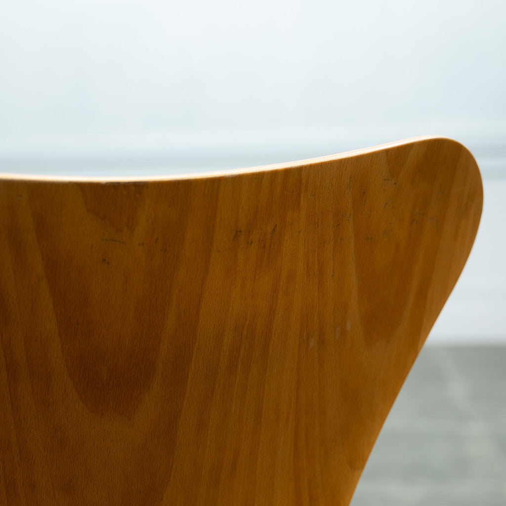 セブンチェア / フロントパディング