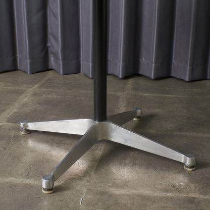 イームズ コントラクトベース ラウンドテーブル