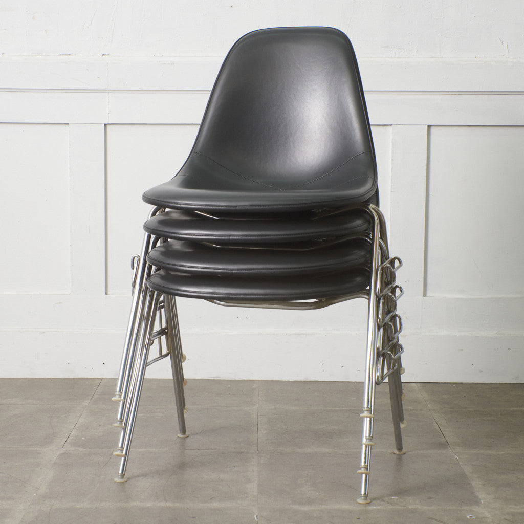 【専用】【希少品】Herman Millerイームズ スタッキングチェア Hermanmiller(ハーマンミラー)社のイームズ スタッキングベース サイド