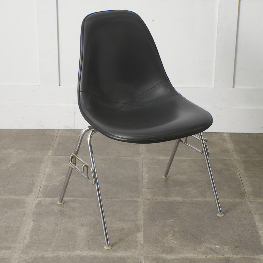 サイドシェルチェア スタッキングベース