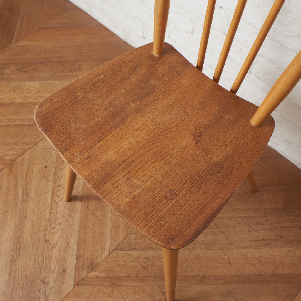 スティックバックチェア